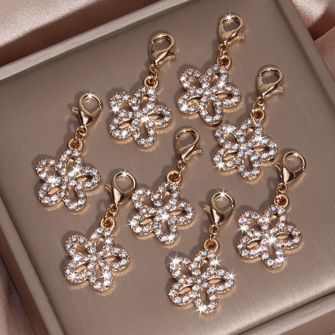 TEMU 8pcs Elegant Diamond Clover Cute Casual Alloy Diamond Jewelry, Suitable For Parties And Halloween Additions Teacher's Day Pendant Id Card Holder