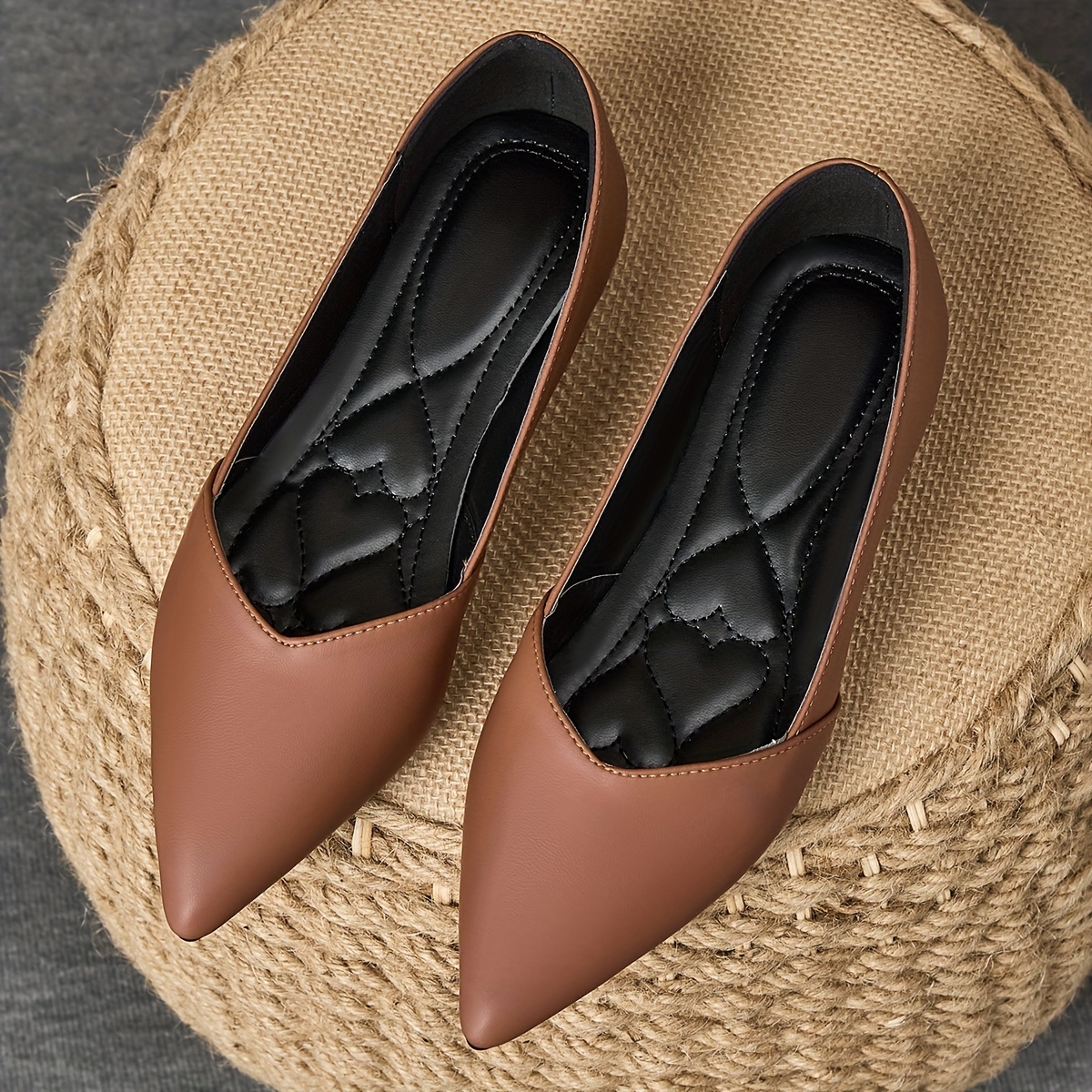 A Pair of Women'S New Versatile Pointed-Loafer Brown Flats, Featuring And  Light Cushioned Design, Suitable for