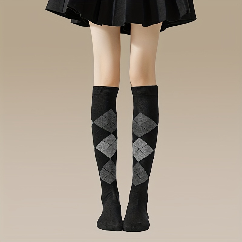 A Pair Of Women's Diamond-patterned Calf Socks, Suitable For , Ideal For Outdoor Leisure And As Warm Gift Socks