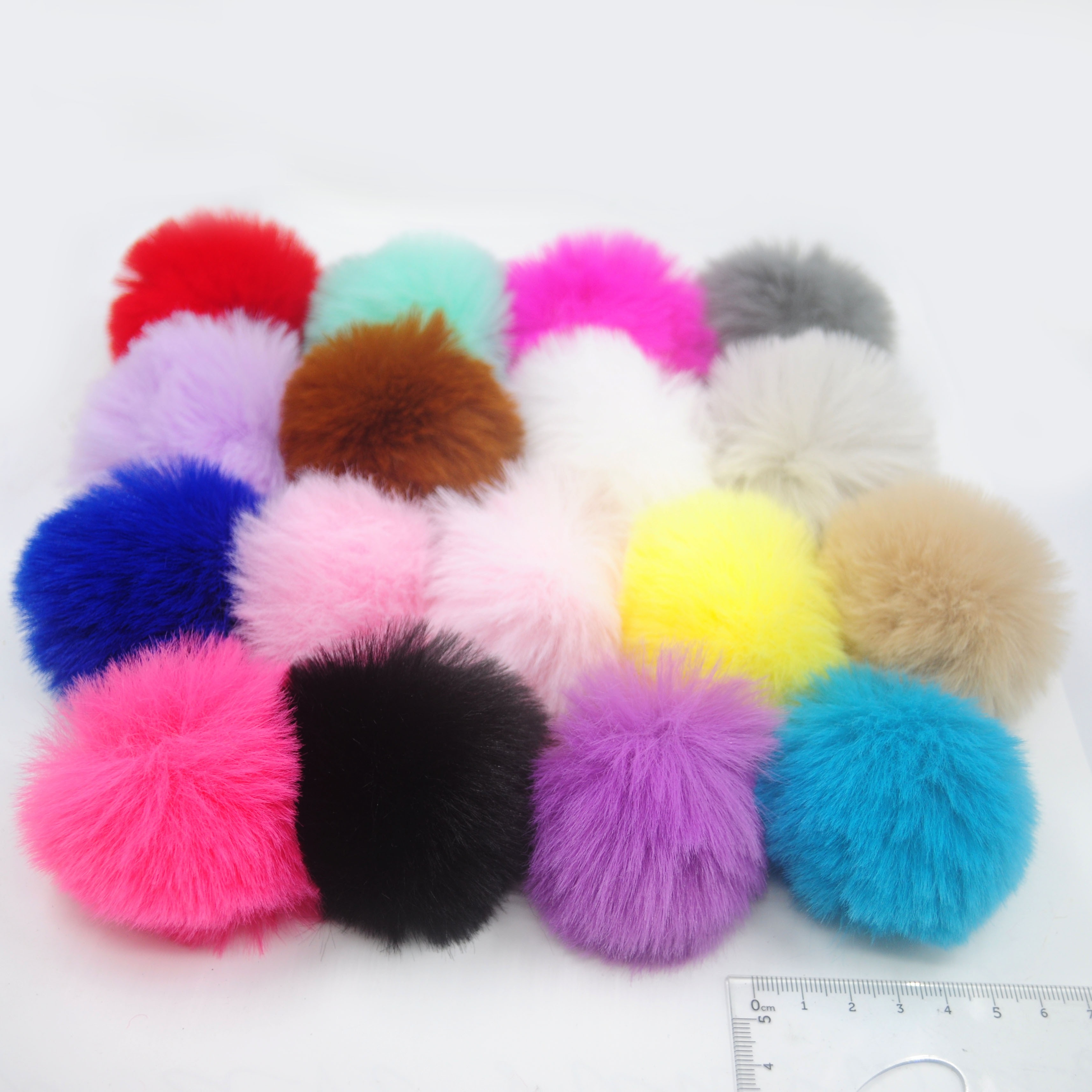 

18pcs 5/6/8cm 1.96/2.36/3.15inch Artificial Rabbit Fur Pom-poms With Rings, Used For Hats, Scarves, Keychains, Craft Accessories, Christmas Tree Decorations And Making Holiday Gifts