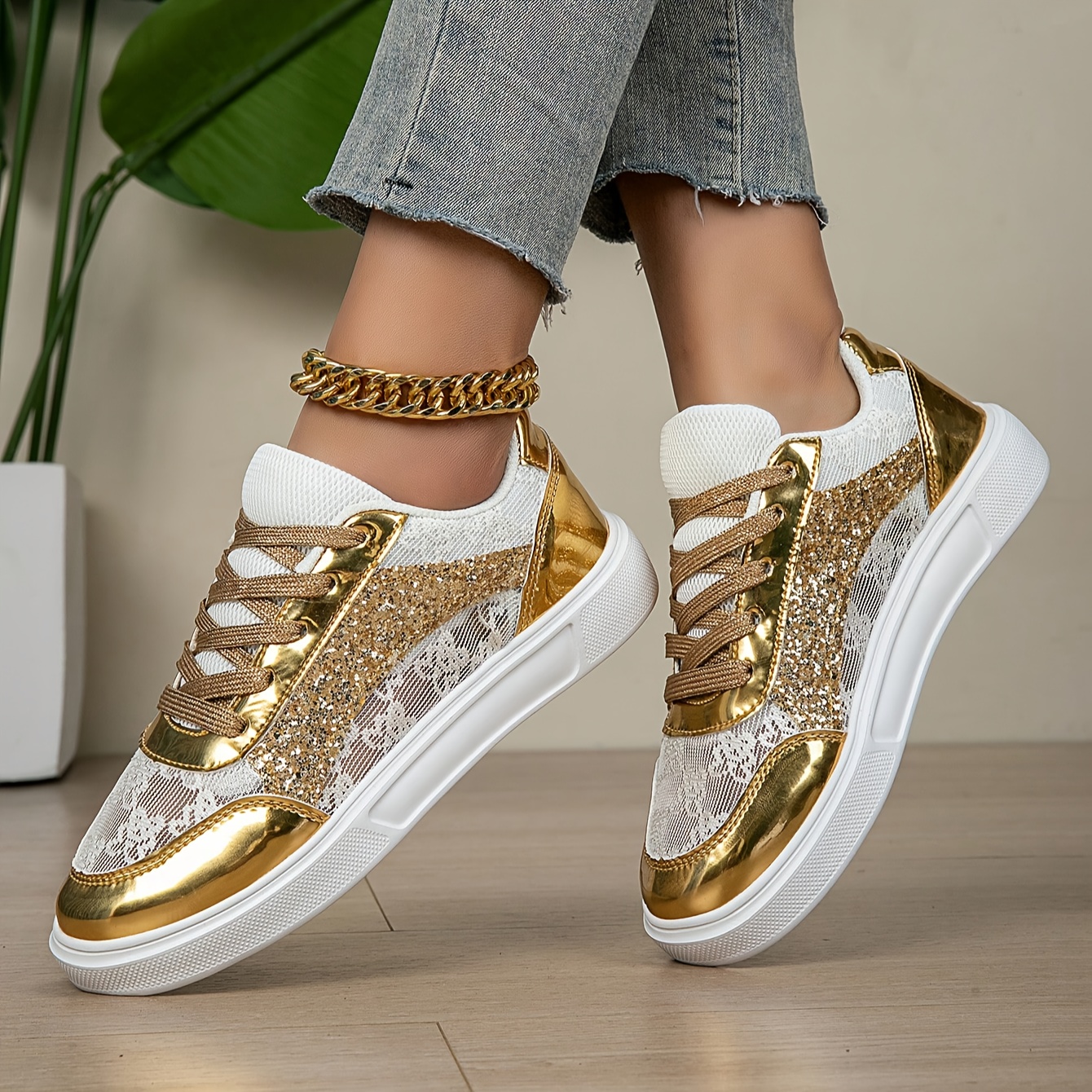 Women'S Glitter Golden Low-Top Breathable Cut-Out Design Thick Cushion MD  Sole Casual Sneakers Synthetic Fabric