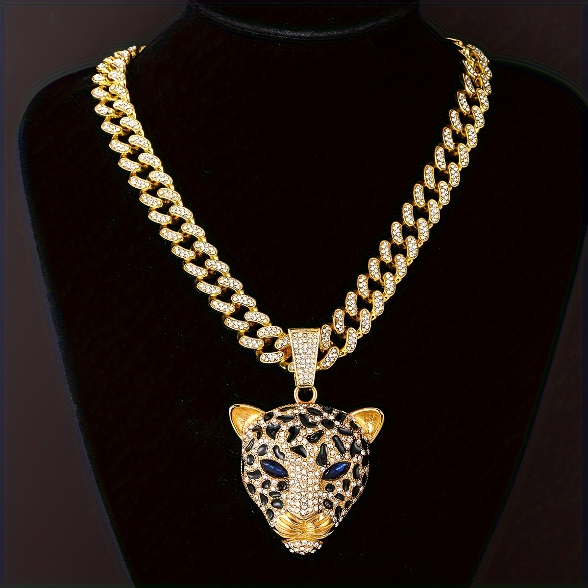 

1pc Fashion Leopard Head Pendant Zircon Necklace For Daily Wear, Gift Box