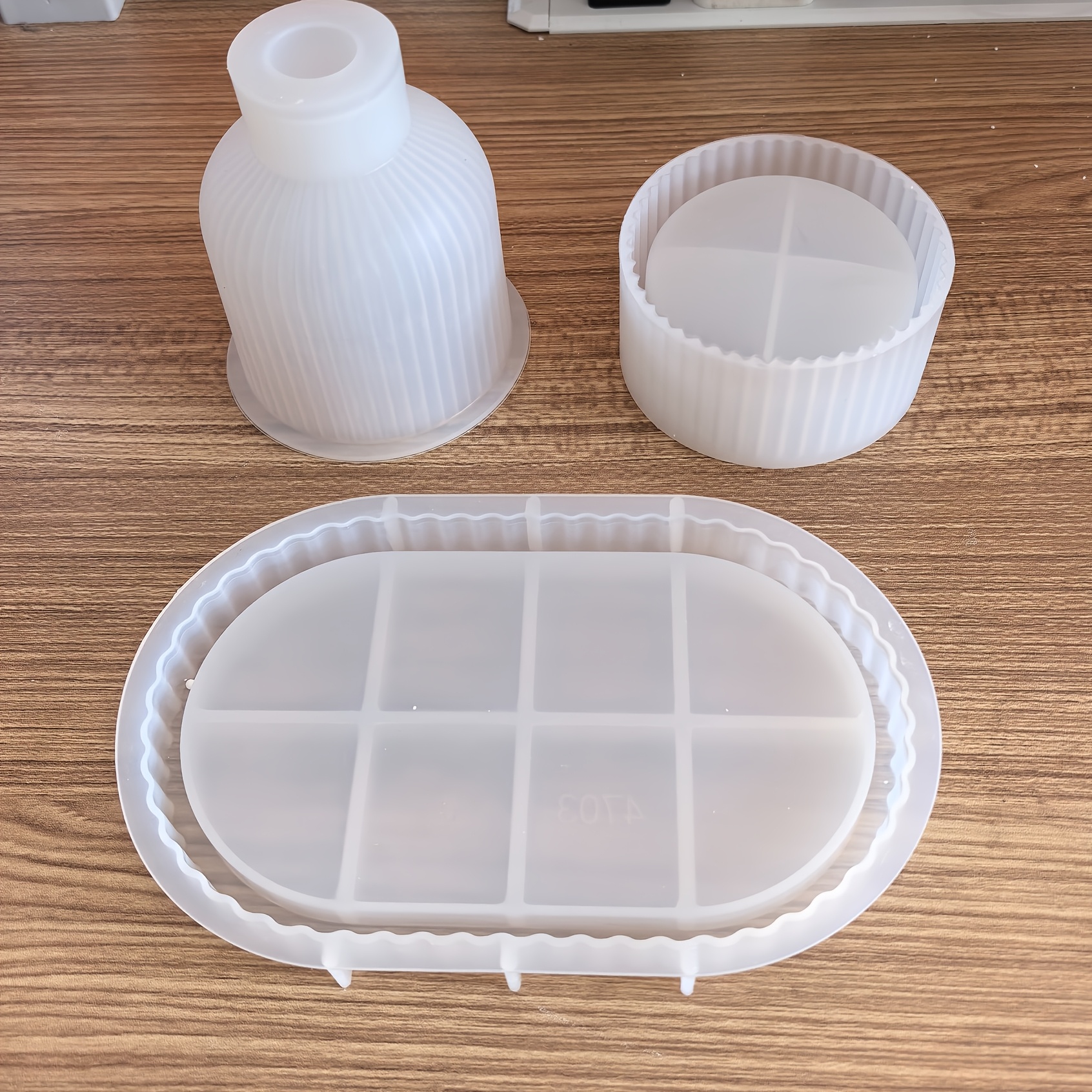 TEMU Ensemble de 3 moules en silicone rayés, vase rayé, pot à bougie rayé rond et moules à plateau ovale rayé pour bougie d'aromathérapie, vase en de