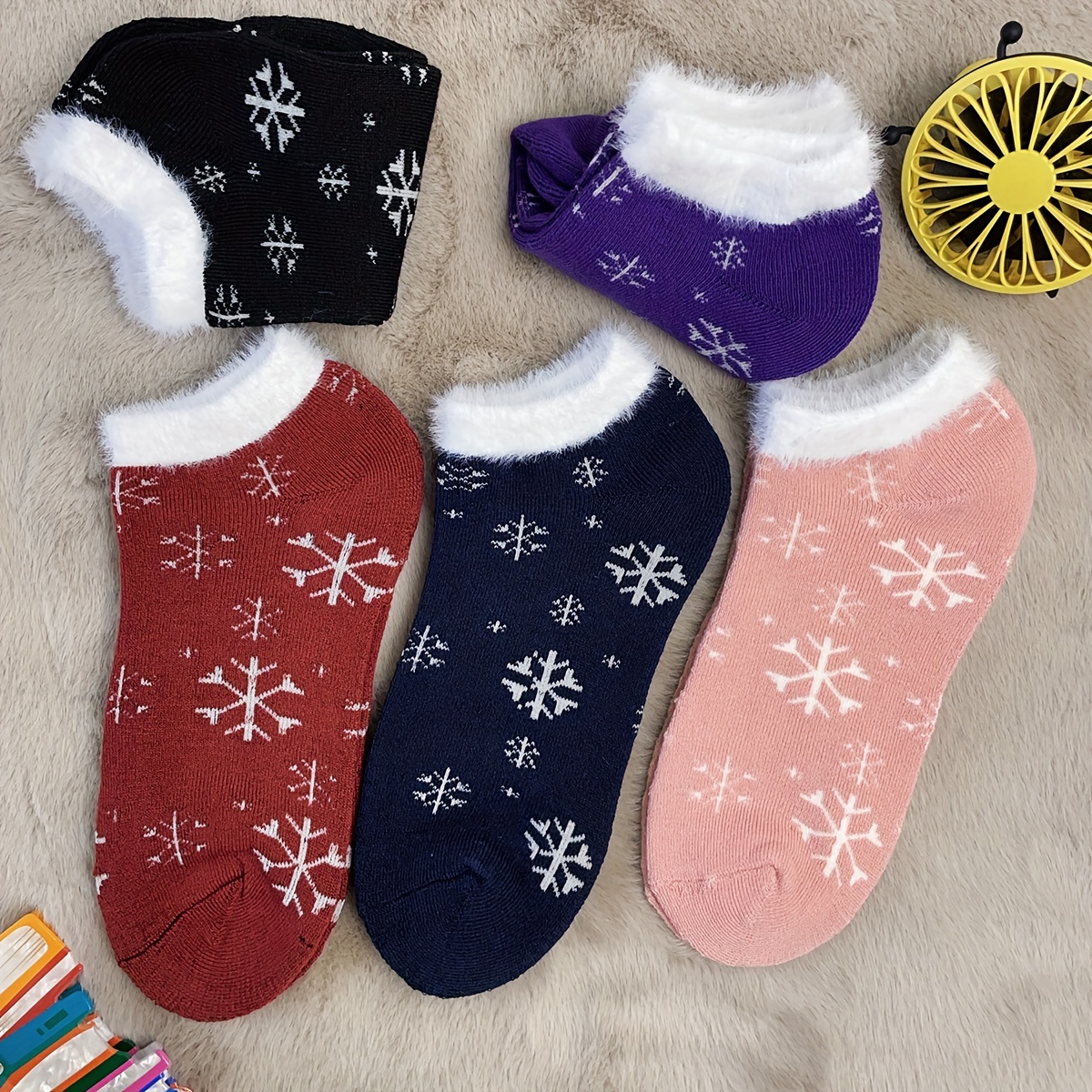 

Women's 3 Pairs Elegant Cotton Short Socks With Pattern - Cozy Thickened Warm Ankle Socks With Raw Hem Detail, Knit Fabric, Winter Collection