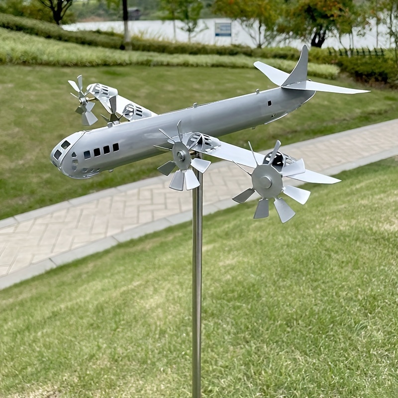 

1pc Metal Craft B-17 Bomber Airplane, Outdoor Garden Yard Art Decor, Decorative Art Statue, Metalwork, Vintage Aircraft Model With Spinning Propellers