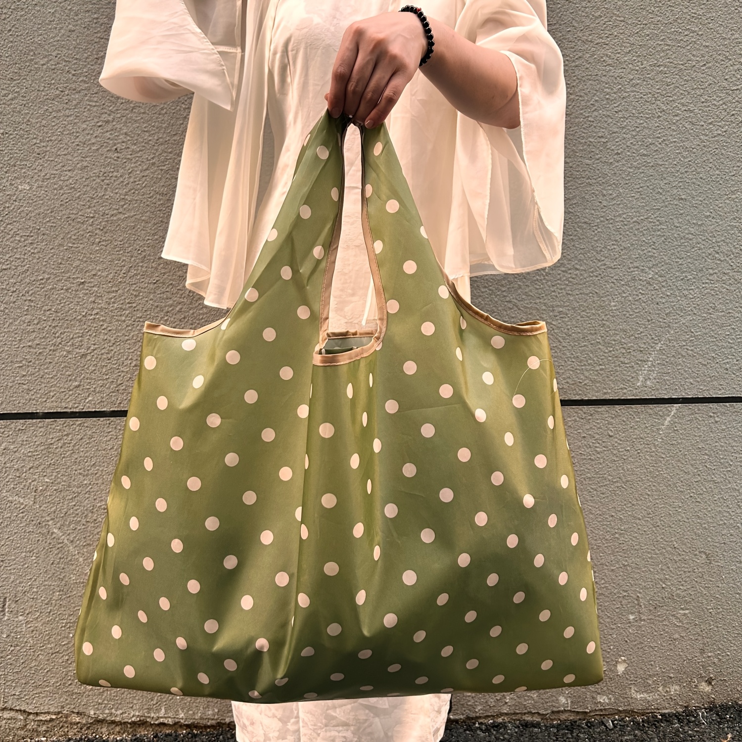 E-shop Schlichte grüne Einkaufstasche mit Polka-Dots, faltbare Damen-Schultertasche, leicht und , geeignet für den täglichen Pendelverkehr,