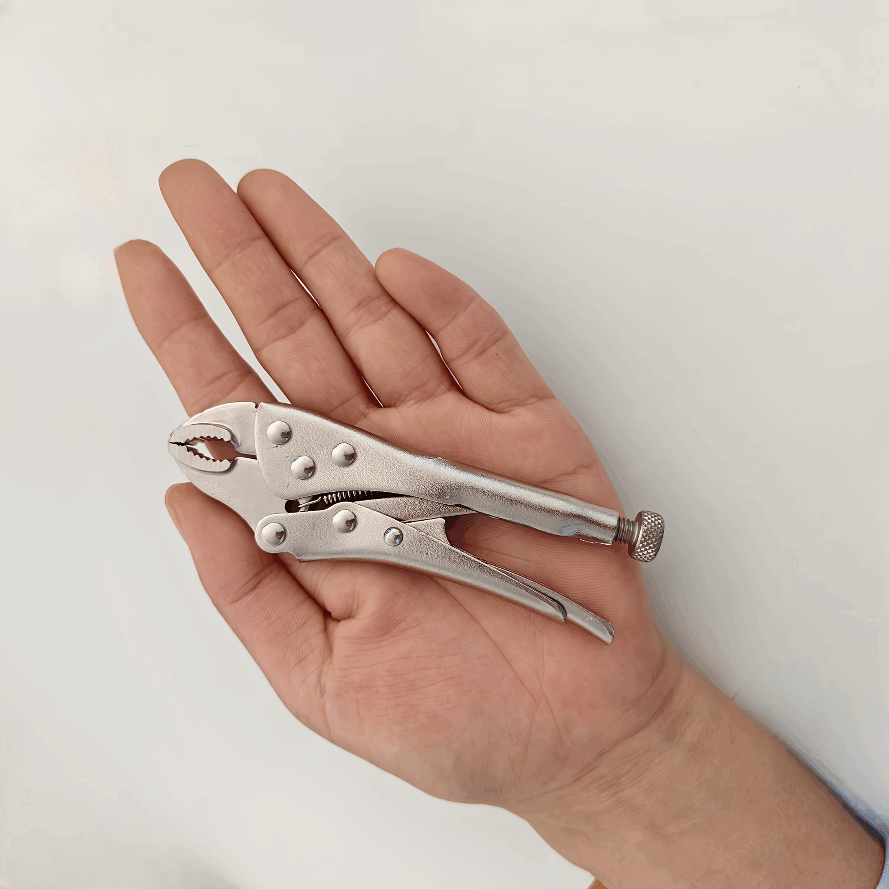 Image of 4.5-inch Round Jaws Locking Pliers, Mini Round Mouth Heavy Duty Pliers, Multi-rivet Fixing, Adjustable Nut, Suitable For Narrow Spaces, Suitable For Car Repair, Mechanical Maintenance