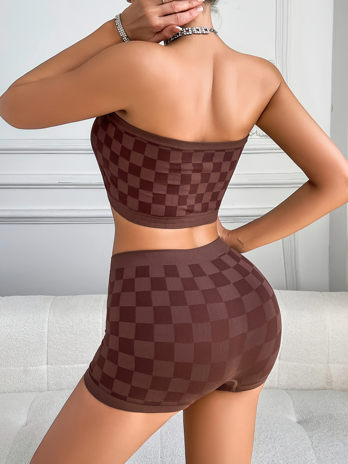 Women'S Casual Plaid Patterned Lingerie Set, Featuring a Single-Layer Strapless Top Without Padding And Plaid Boxer Shorts.