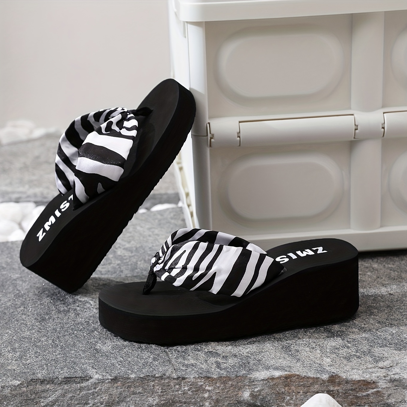 

Women's Zebra Pattern Flip Flops, Fashion Summer Slide Sandals, Casual Lightweight Outdoor Beach Slide Shoes