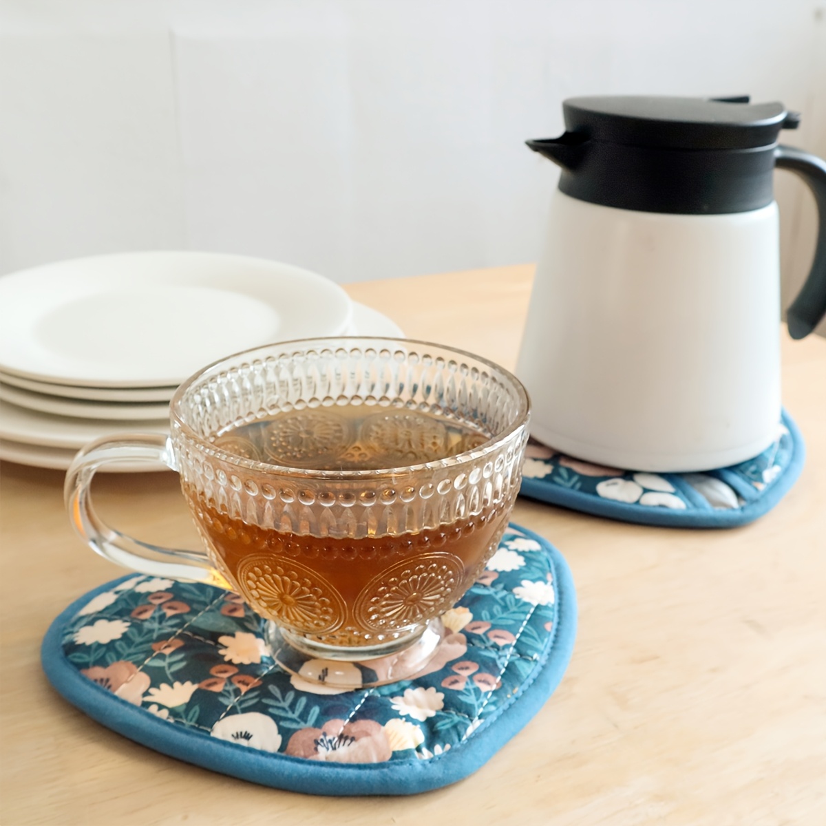 2pcs Heart-Shaped 15.01 X 19.84 cm Thickened Fabric Insulated Pads And Placemats Set, Vintage Floral Print High-Temperature Resistant Multi-Purpose Hanging Coasters, for Placing Cups, Water Bottles, And Bowls, Suitable As Mother'S Day Gift