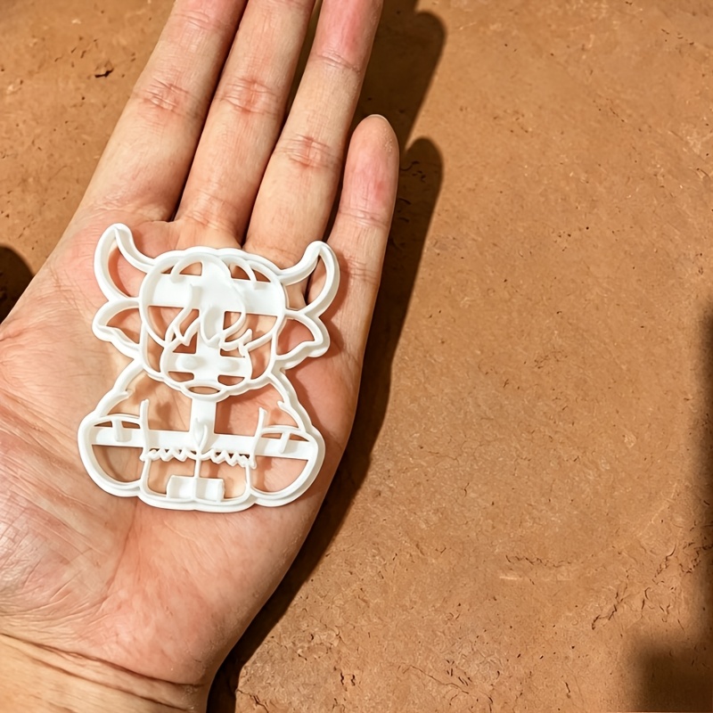 Image of Cute Highland Cow Clay Molds, Decorative Pottery Molds, Suitable For Making Clay Pottery Ornaments, Essential Clay Tools For Family Gatherings, Gift For Clay Enthusiasts