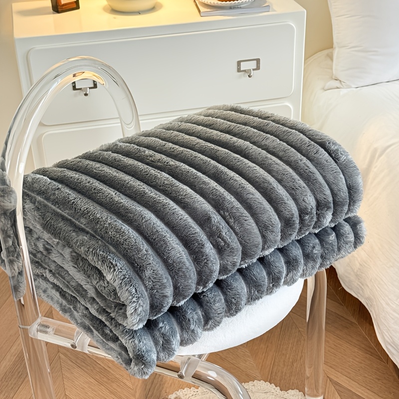 Thickened Blanket, Soft and Comfortable Faux Rabbit Hair