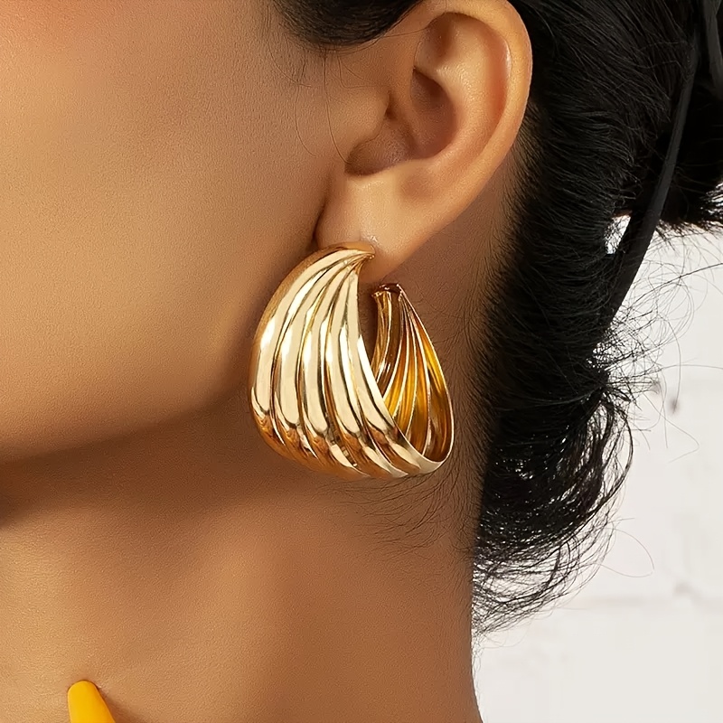 E-shop Ein Paar elegante stilvolle verdrehte C-förmige Ohrringe für Damen – Schmuckzubehör geeignet für den , Partys, Feste, als Geschenk, für