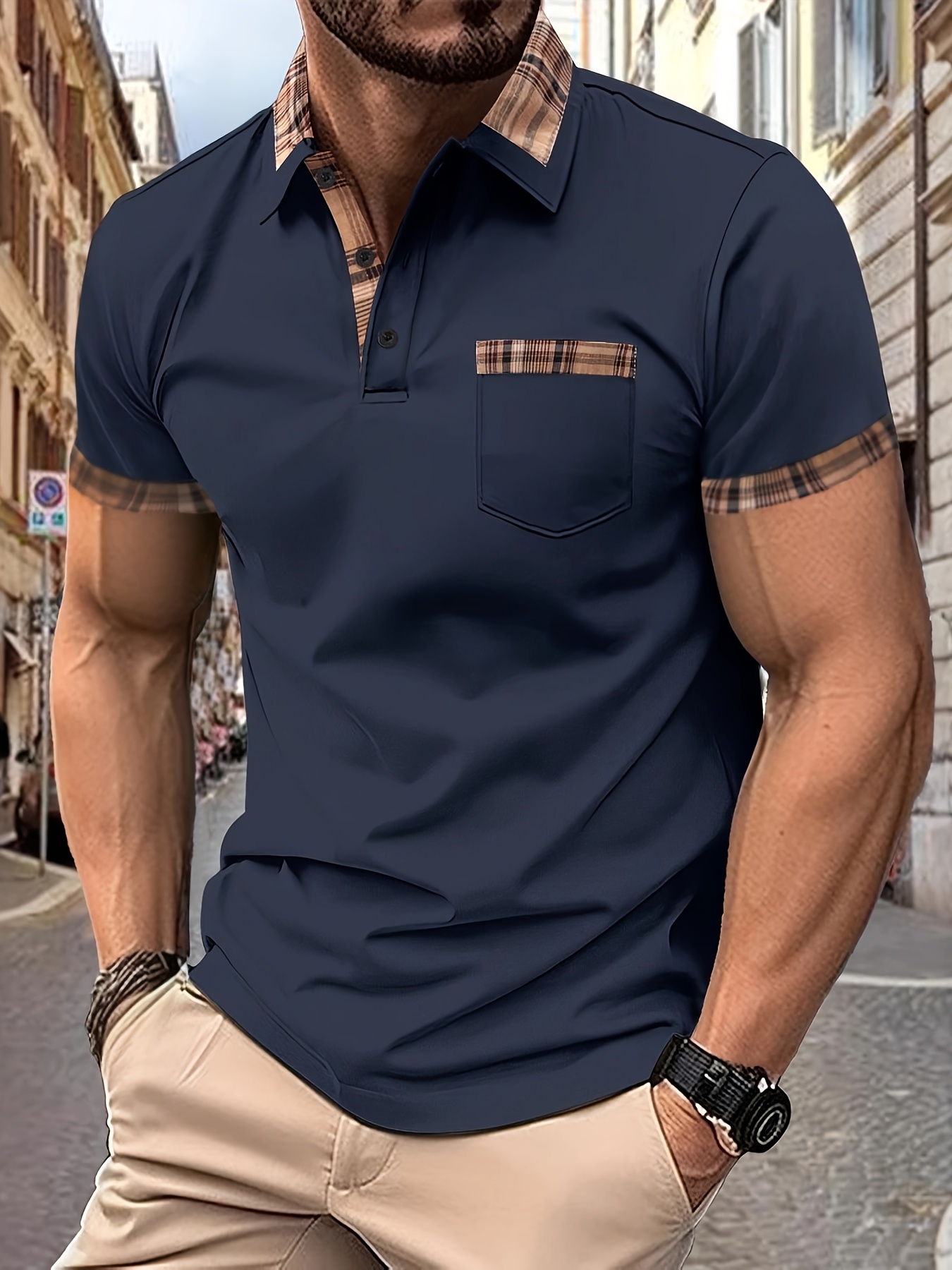 1pc Chemise Polo En Polyester Décontractée D'été Pour Hommes Avec Détail de Poche À Carreaux, Manches Courtes, Tissu Tricoté, Légèrement Extensible, Coupe Régulière, Col À Revers, Boutonnière - Sans Ceinture