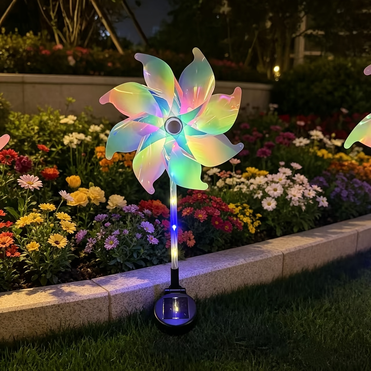 TEMU Lampe Solaire, à Vent Rotatif à Énergie Éolienne avec LED RVB, Convient pour la Décoration de Jardin, de Cour, Lumière , Cadeau