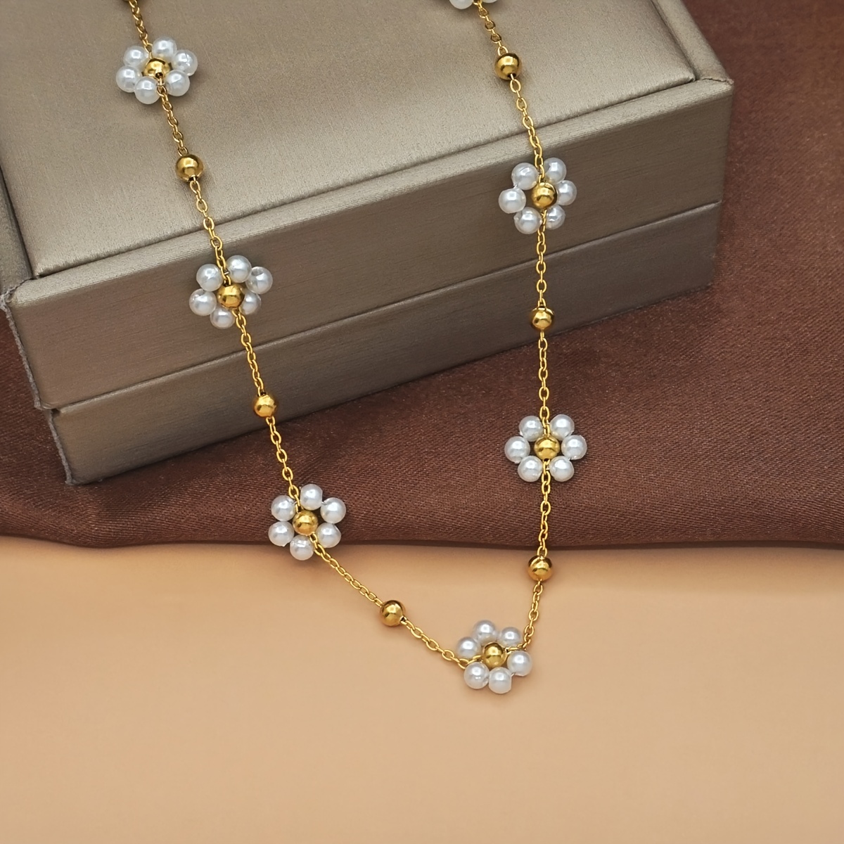 Image of Elegant White Floral Petal Necklace For Women: Ideal For Celebrations, Weddings, Romantic , And Daily Wear - A Thoughtful Gift For Birthdays, Mother's Day, Or Valentine's For Her, Mother, Or Partner