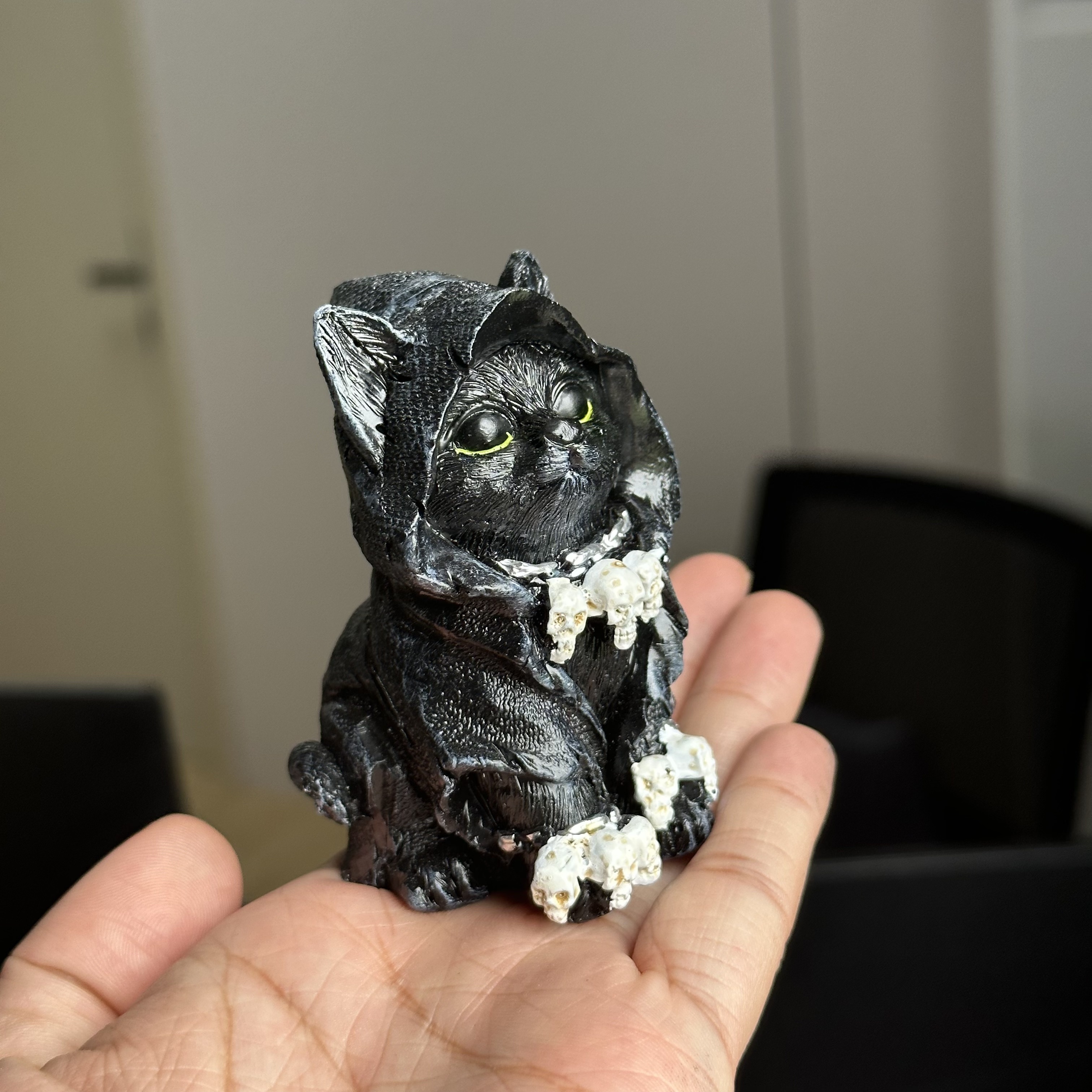 Image of Resin Black Hooded Cat Figurine, 1pc Animal Statue, Outdoor Garden Decor, Indoor Ornamental Craft, Halloween , No Electricity Needed, Versatile Room Placement