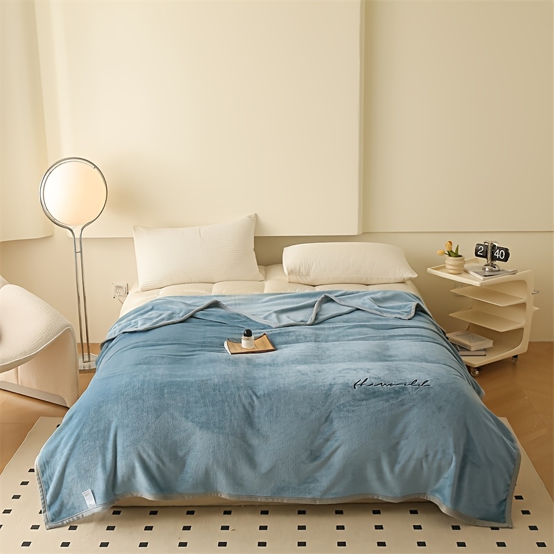 TEMU A Milk Velvet Blanket, Thick Striped Fleece Blanket - Multifunctional, Machine Washable, Comfortable For , Suitable For Sofa, Bed, Office ,
