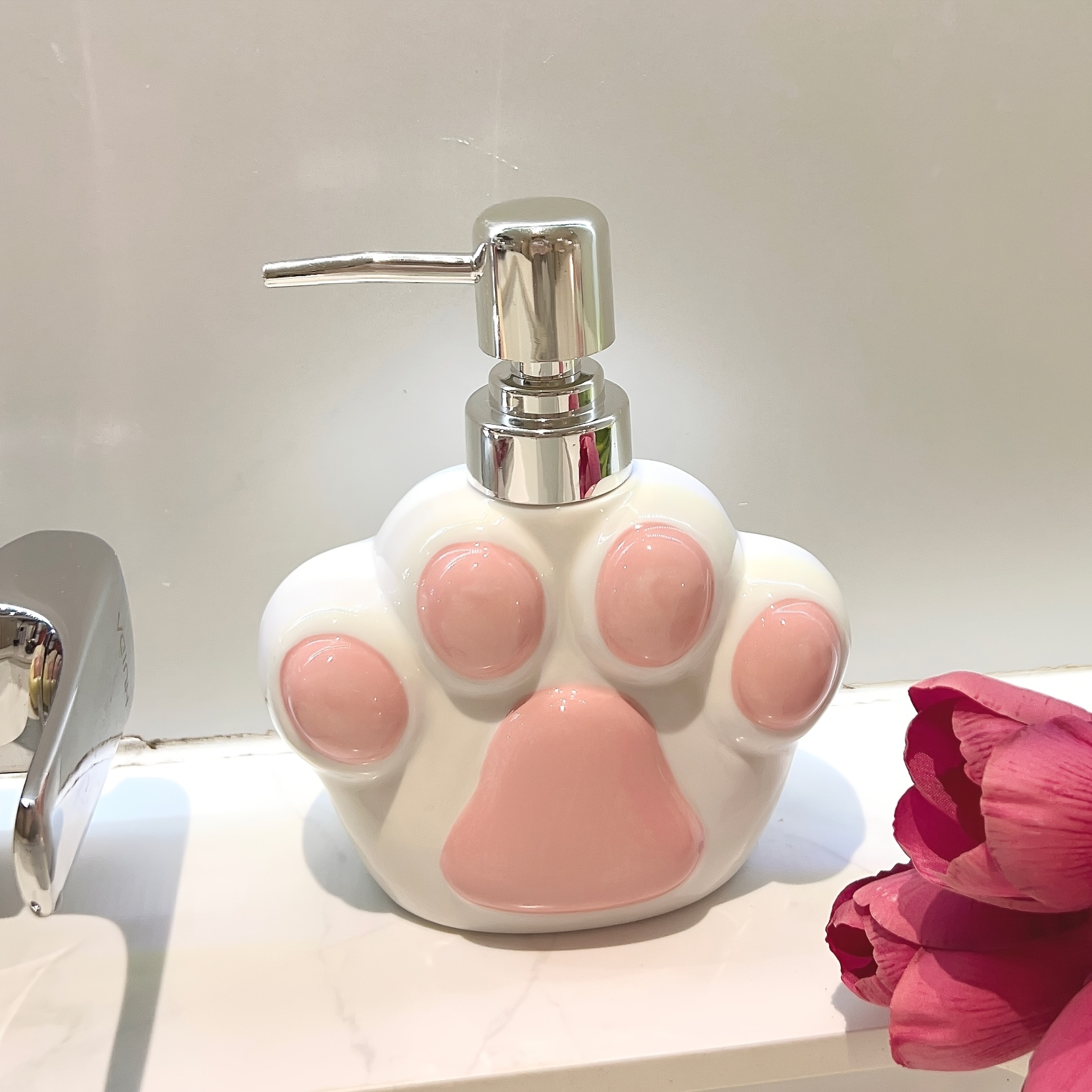 Image of Design Of The Ins-style Cat Paw Ceramic Lotion Bottle Is Suitable For Lotion Soap Liquids. A Daily Household Item And An For Festival Gifts