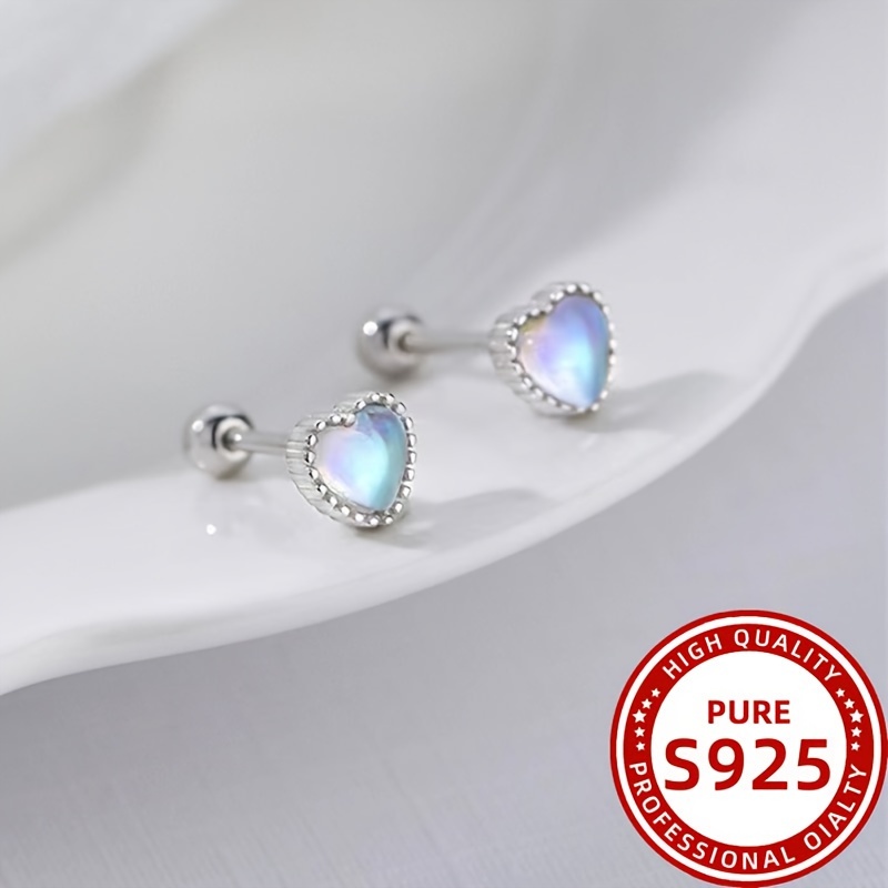 

Boucles d'oreilles à vis en argent sterling S925 avec pierre de lune en forme de cœur coloré, bijoux d'oreilles simples en forme de cœur délicats et polyvalents pour femmes, style élégant