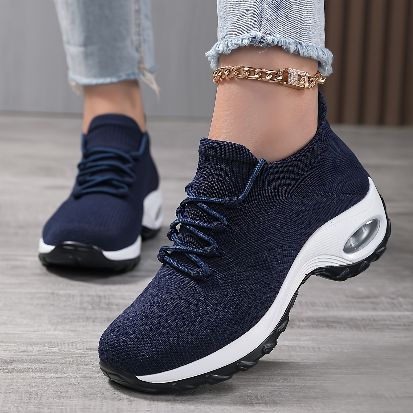 Image of Women's Walking Shoes, Lightweight Soft Sole Breathable Outdoor Versatile Women's Shoes