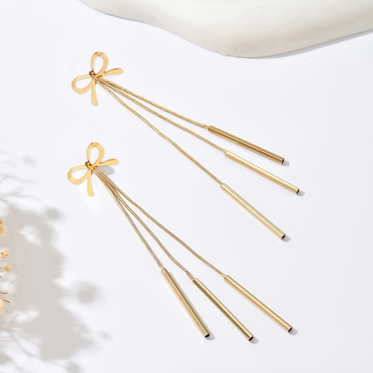 Women's Elegant Geometric Design Snake Chain Stud Earrings
