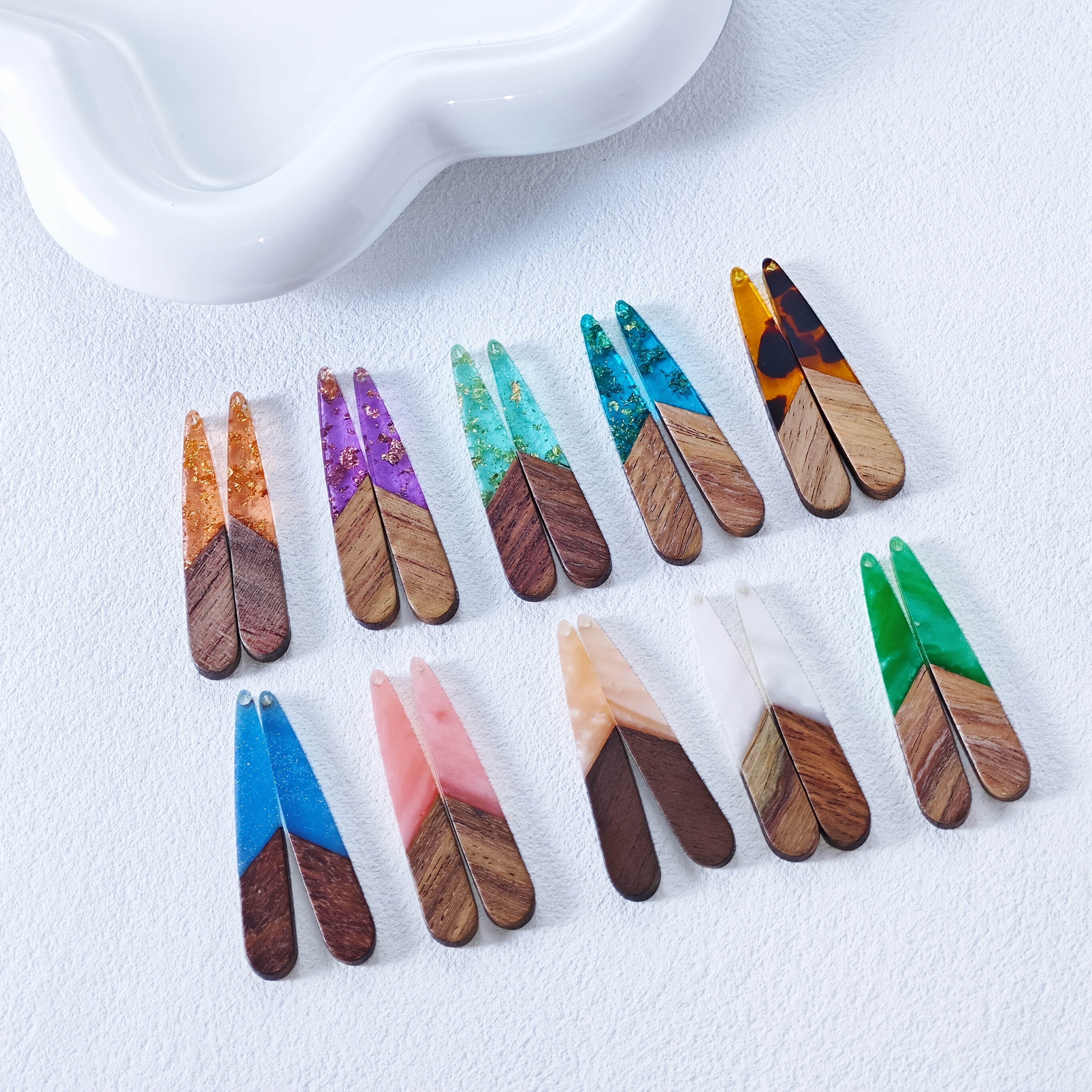 18pcs Fashionable Water Droplet Resin Pendant Set