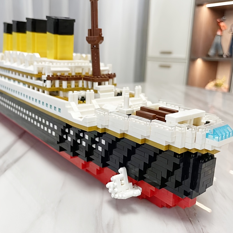3800+ Building Blocks Titanic Model - RMS Titanic Ship Construction, with Yellow lifeboats, Dark funnels - Educational Historical Project, Birthday/Christmas Gift for Adults & Teens - Display Case Compatible, Collectible Model, Mythical Elegance, Intricate Craftsmanship