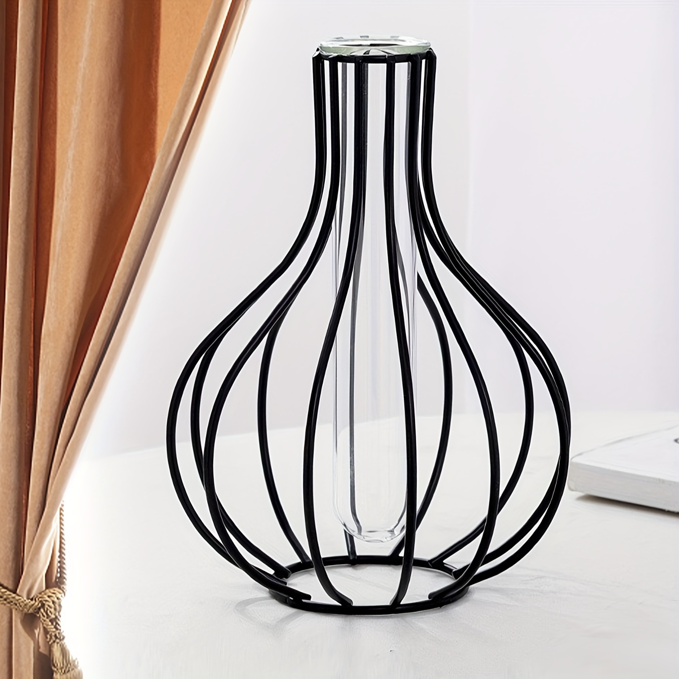 

Elegant European-style Gourd Hydroponic Vase - Contemporary With Striped Glass & Black Metal Frame, Decorative Tabletop Vessel For , No Battery Required