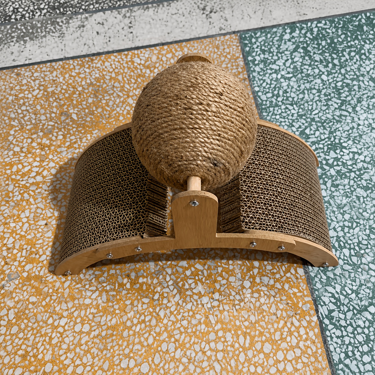 TEMU Cat Scratcher Toy Made Of Natural Sisal And Corrugated Cardboard, With A Curved Design And Ball Feature For Scratching, Playing, And Protecting