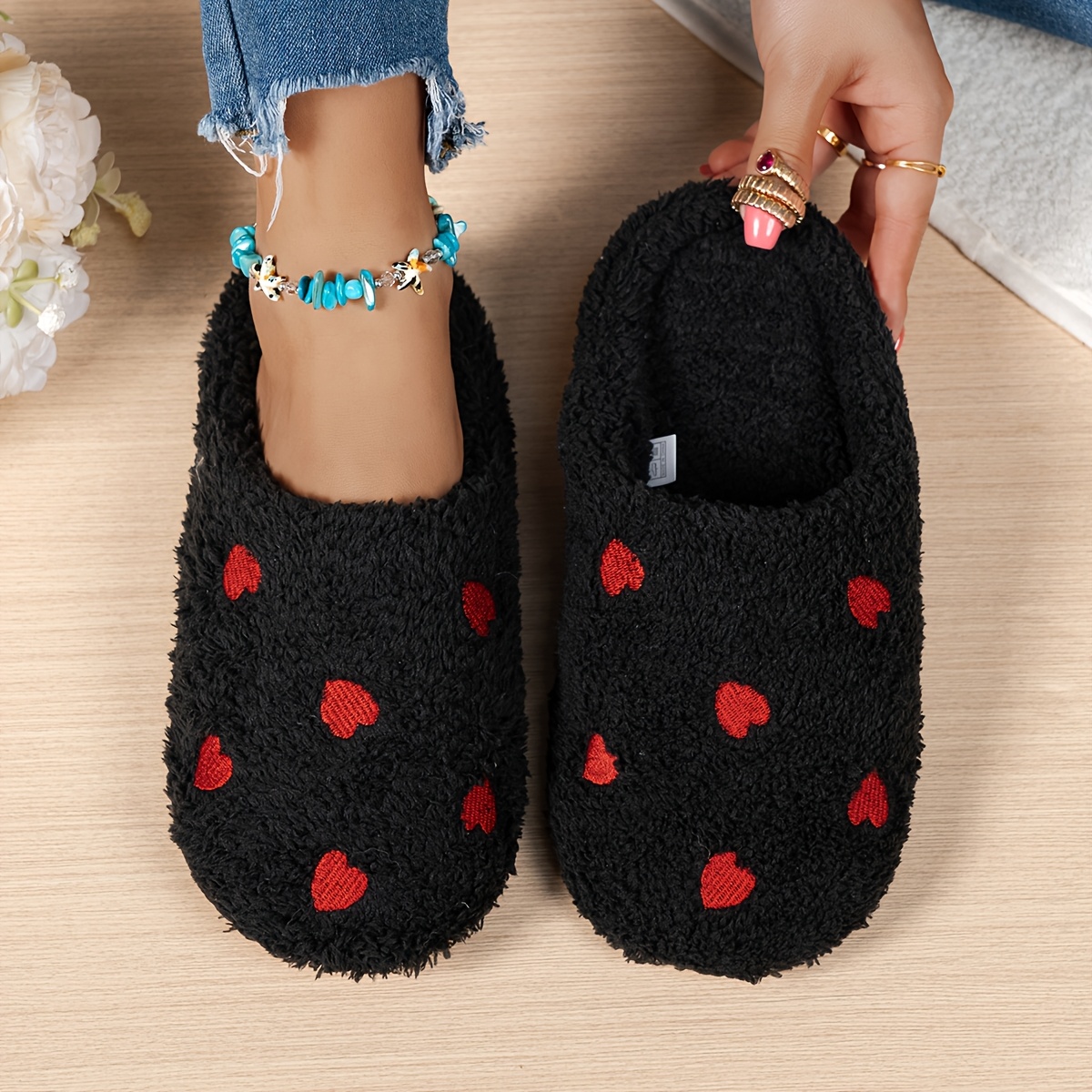 TEMU Ladies' Minimalist Fashion Heart Pattern Indoor Home Comfortable Warm Soft-soled Silent Home Slippers, Women Shoes