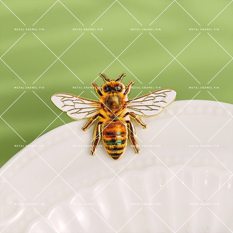 E-shop Realistisches Bienen-Emaille-Abzeichen, handbemalte trendige Brosche im natürlichen Stil, Zubehör für Jeans-Tasche, Anstecknadel-Geschenk,