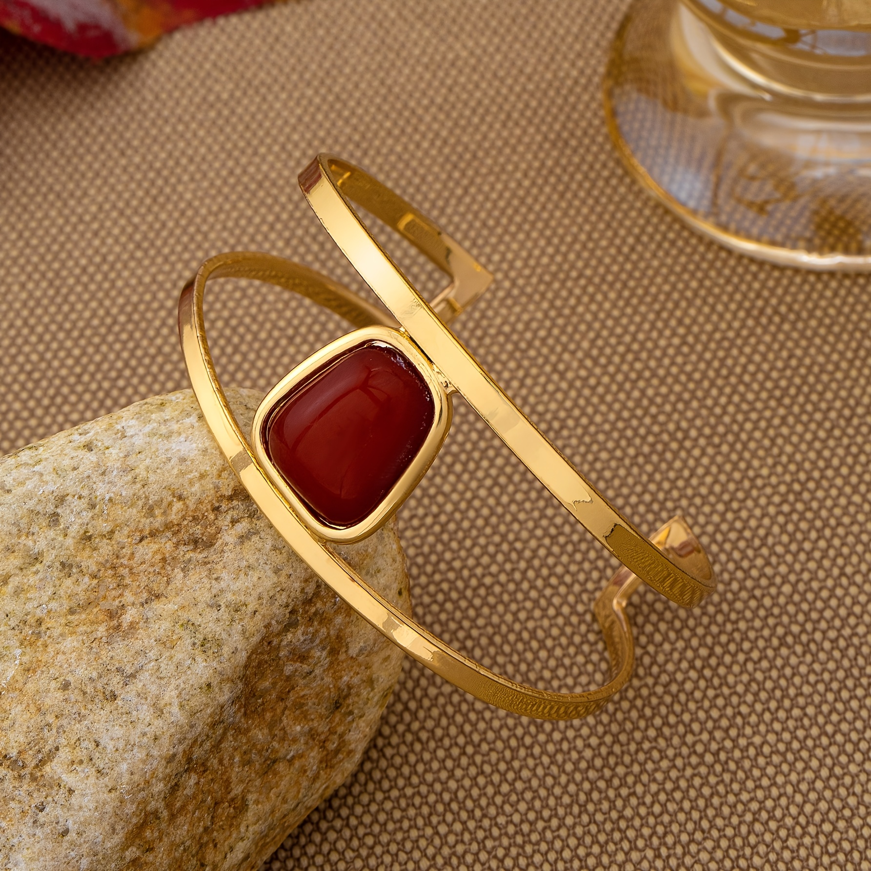 TEMU Pulsera de hierro de capa de 1 pieza, a , con , con geométrico de resina acrílica. Una elegante pulsera de hierro y resina acrílica para mujer,