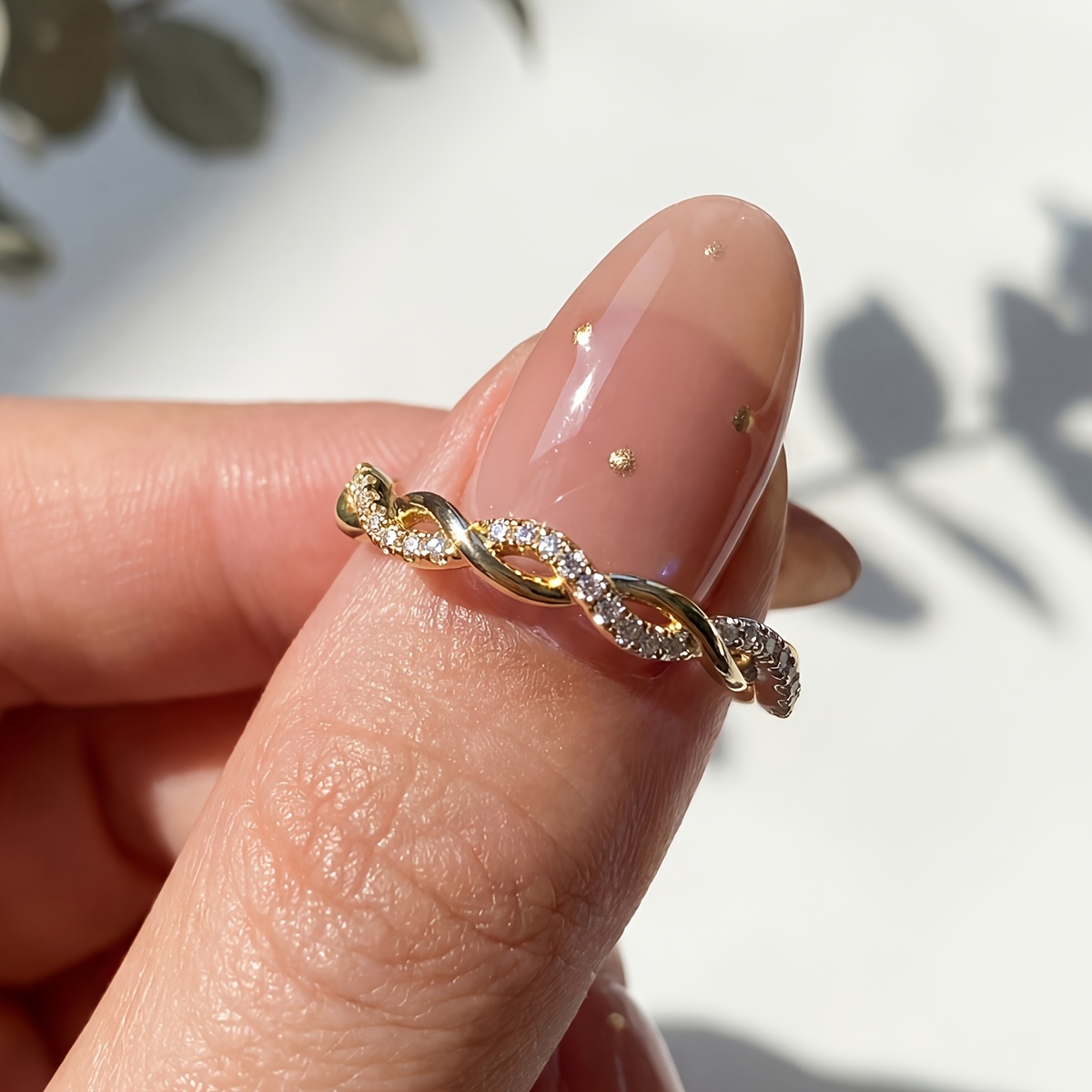 Women's Stylish Twisted Chain Ring, Perfect for Celebrations