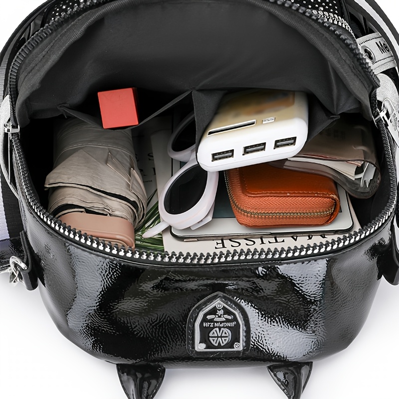 Moteriška didelės talpos nailoninė kuprinė su akmenukų papuošimu - Keičiama per petį/vienpetė krepšys, nuimama dirželis, minkšta, tinka kelionėms, kasdieniam naudojimui, daug kišenių, užtrauktukas, kino tematika