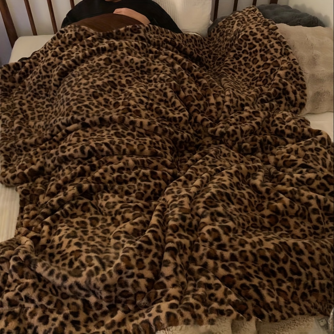 

A Four- Blanket Multi-functional Rabbit Plush Double Sofa Blanket Good-looking Leopard Print Blanket