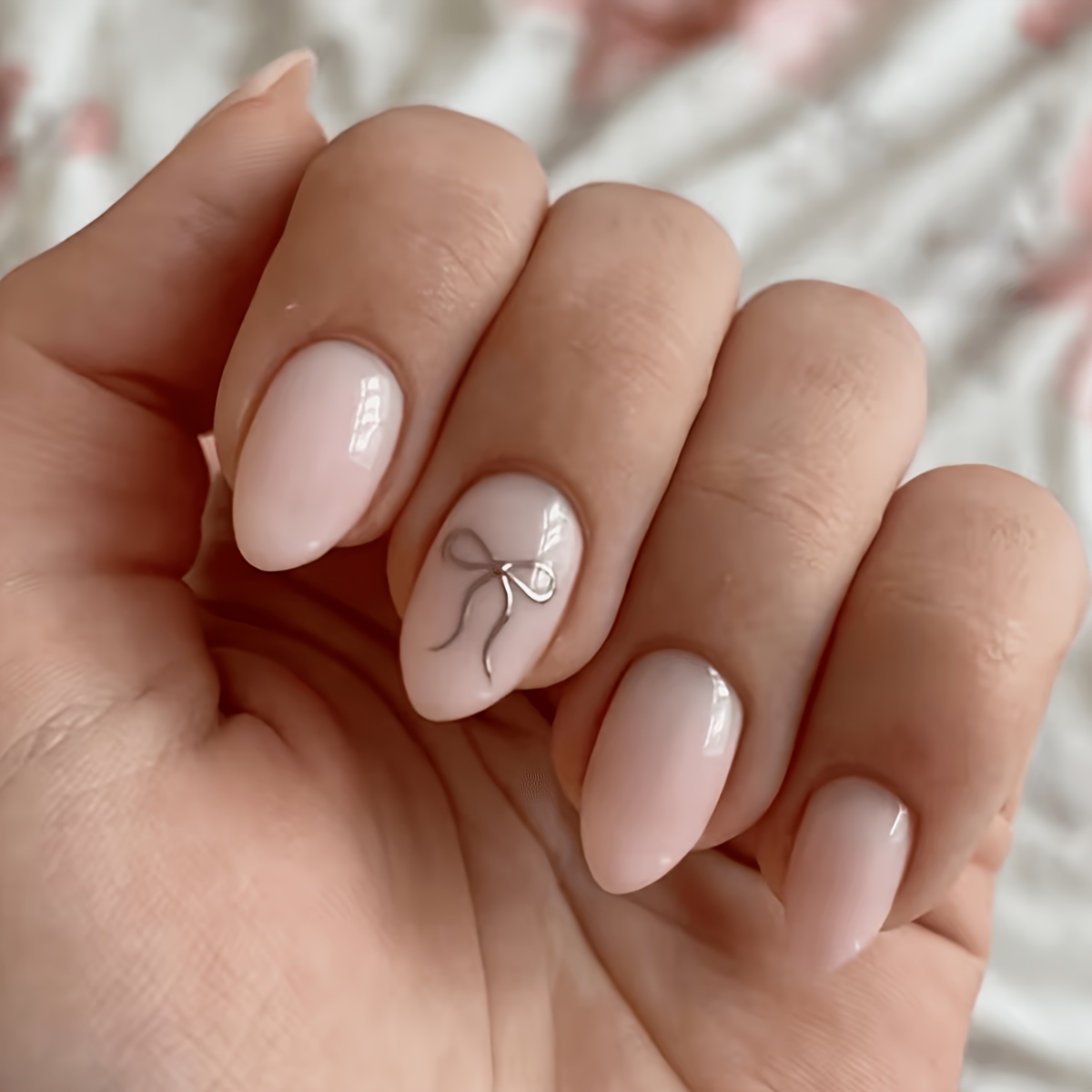 TEMU 24 Unghie Finte Corte a Mandorla Lucide - Naturale, Decorazione con Argentato, Design Unico, Adatte a Tutte , Lima per Unghie e Colla Gel