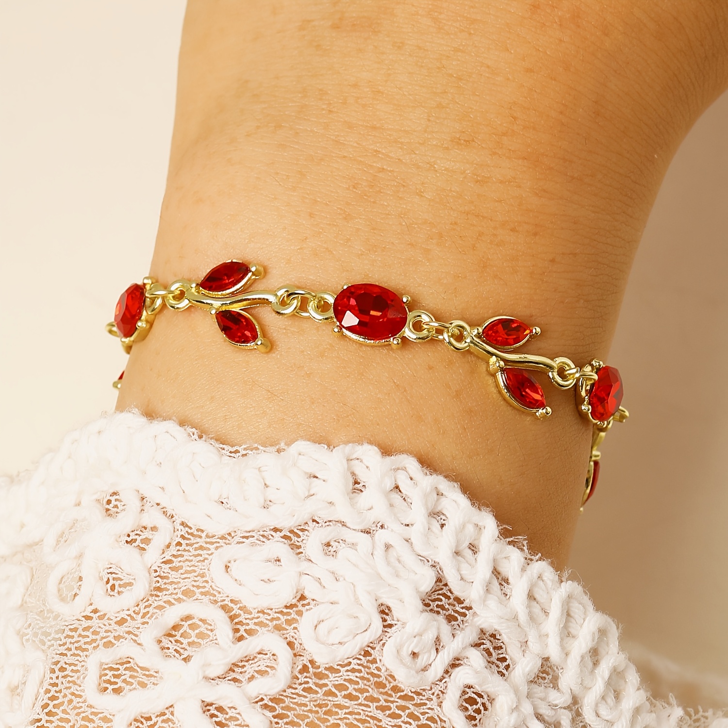 Women's Synthetic Zirconia Leaf Flower Bracelet, Elegant Gift
