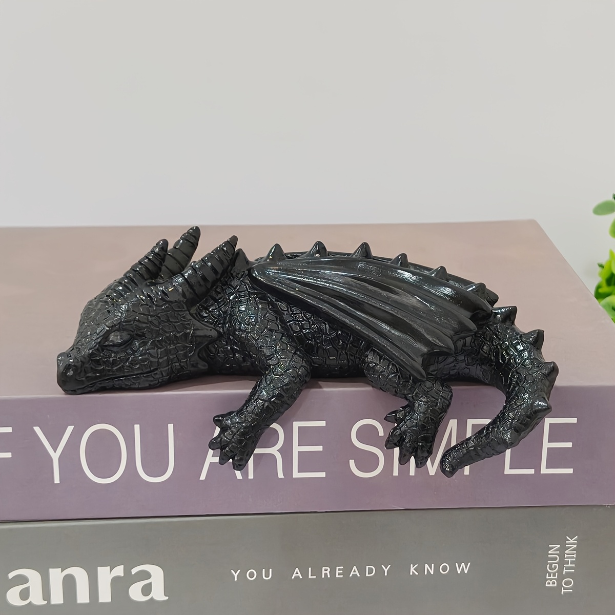 TEMU Resin Sleeping Dragon Shaped Bookshelf Decoration, Fantasy Enthusiast's Home Accessory, Suitable For Desktop Ornaments, Windowsill Decor, Book
