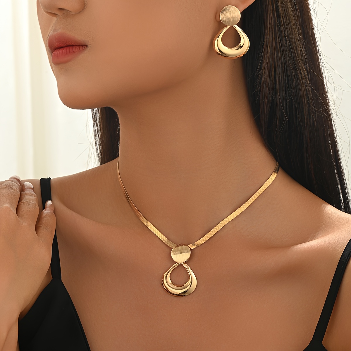 TEMU 2pcs Set, Geometric Teardrop Design, Simple Middle Eastern- And Versatile Daily Wear, Collarbone Bib Pendant And Drop Earrings Set