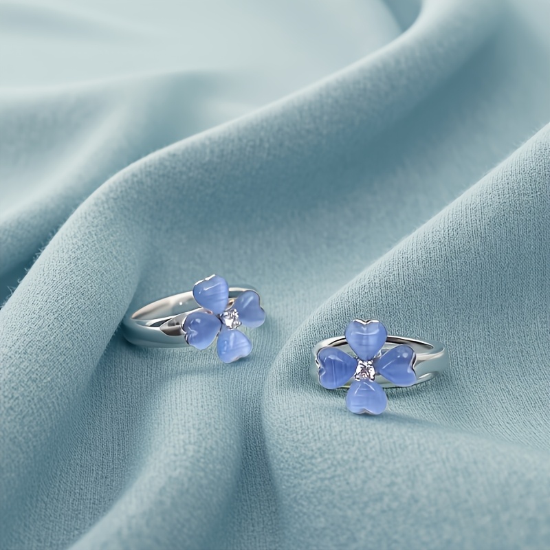 Women's Ice Blue Cat's Eye Four-Leaf Flower Stud Earring