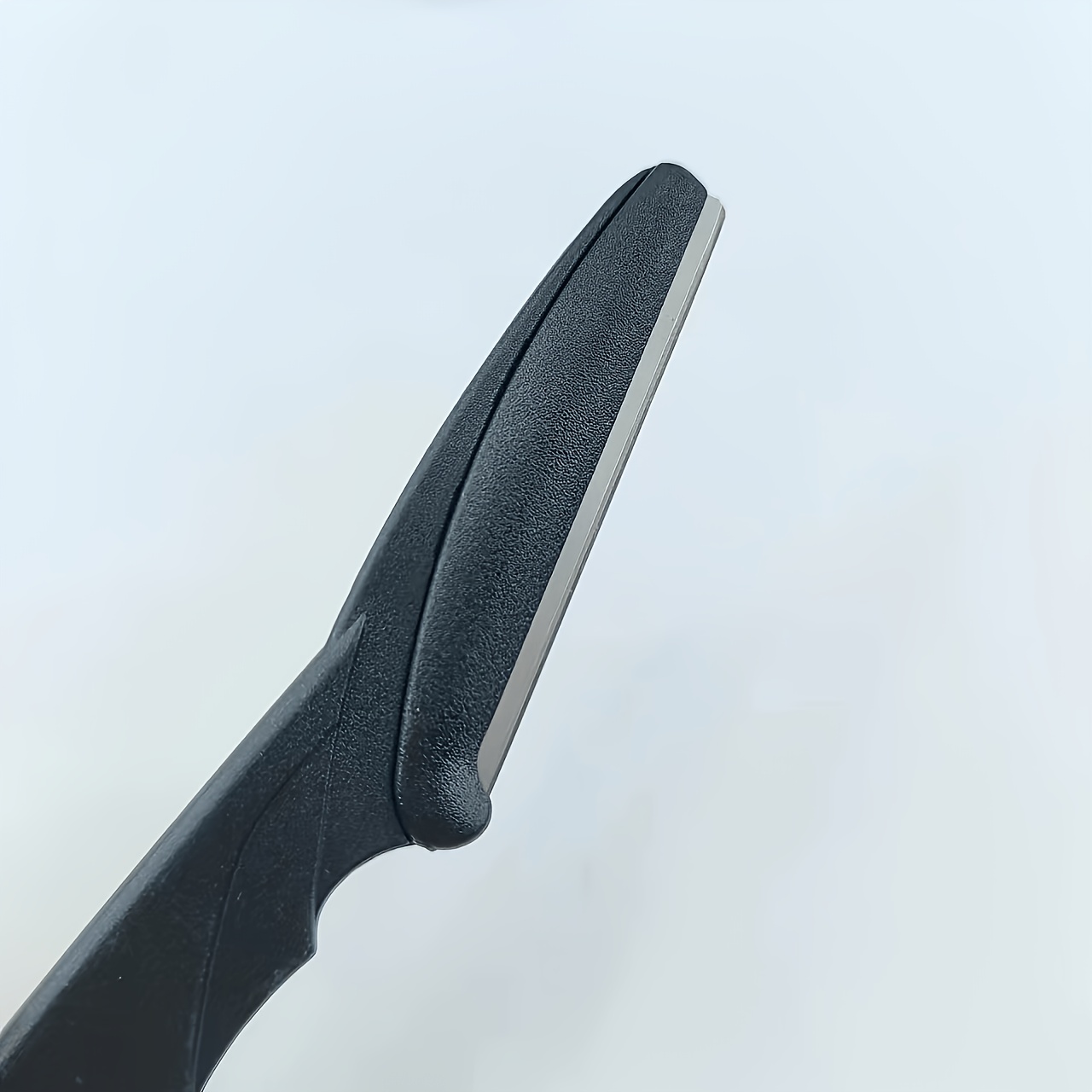 black stainless steel eyebrow razor