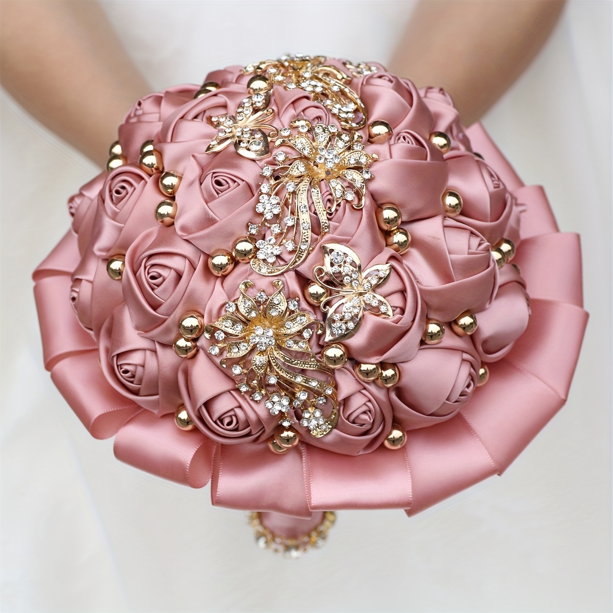   kuyov qizlar uchun buket boy qizil shokoladli güllar, kristal va marjon aksessuarlari bilan to'ldirilgan to'y to'ylari tafsilotlari 31