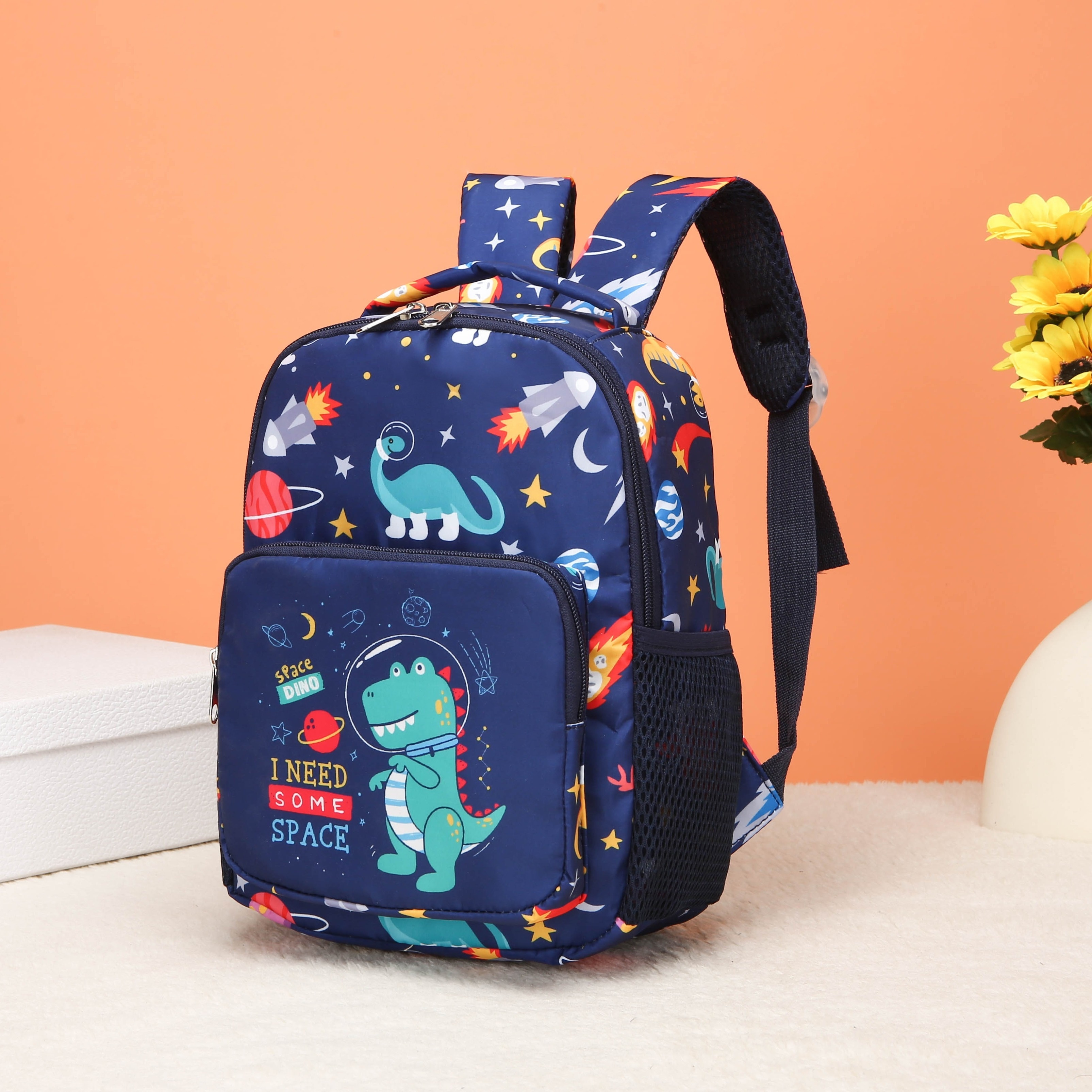 

Sac à Dos Léger en Nylon avec Design Mignon de Dinosaure et Espace - Bretelles Réglables, Fermeture Éclair, Parfait pour l'École et les Voyages, Sac à Dos Mini Unisexe