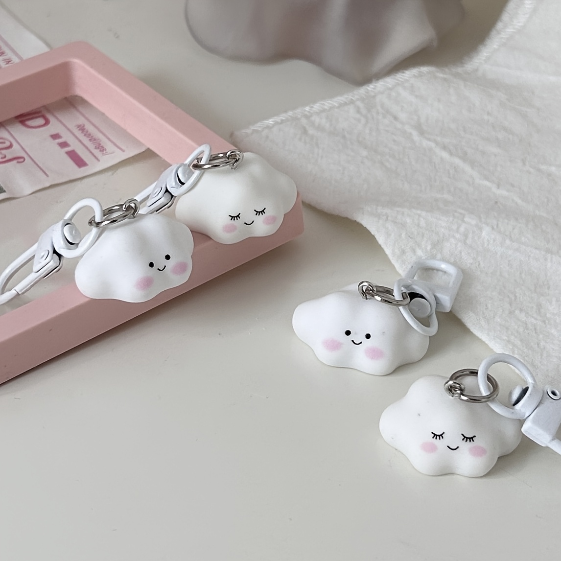 

4pcs Cute Keychains - Soft Resin & Alloy, Cartoon-themed Bag Charms For Couples And