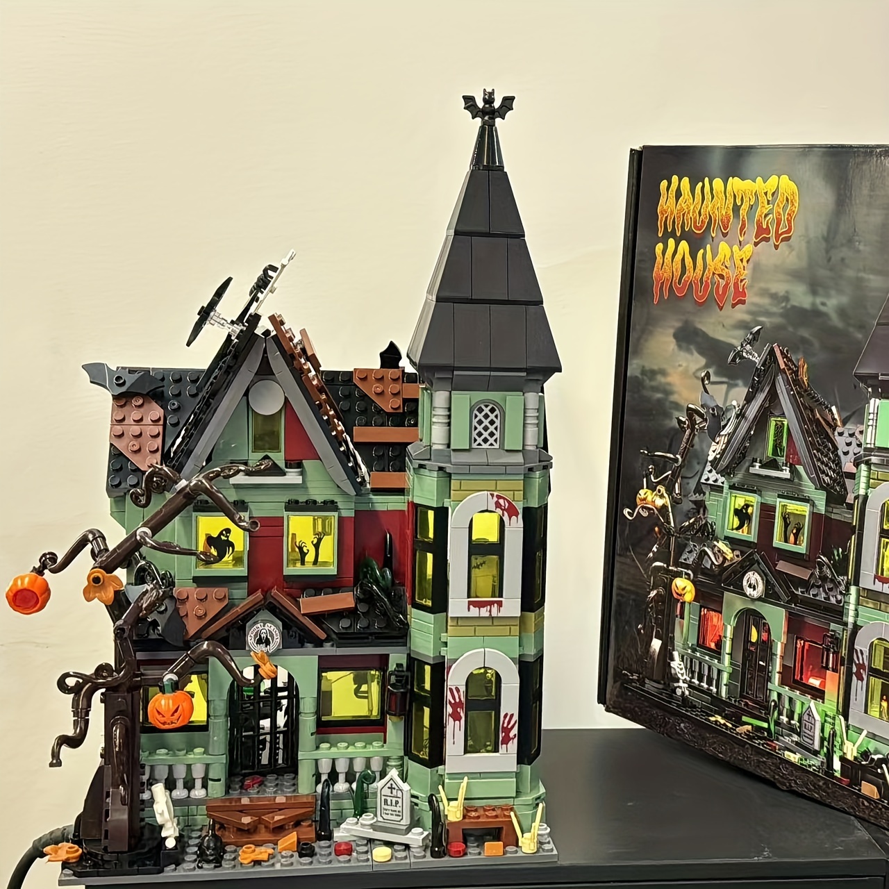 1196pcs Creative Building Halloween Building Toy Building Blocks Christmas Series Building Block Building Toys, Birthday Gifts Valentine's Day Gifts, Exquisite Building Toys