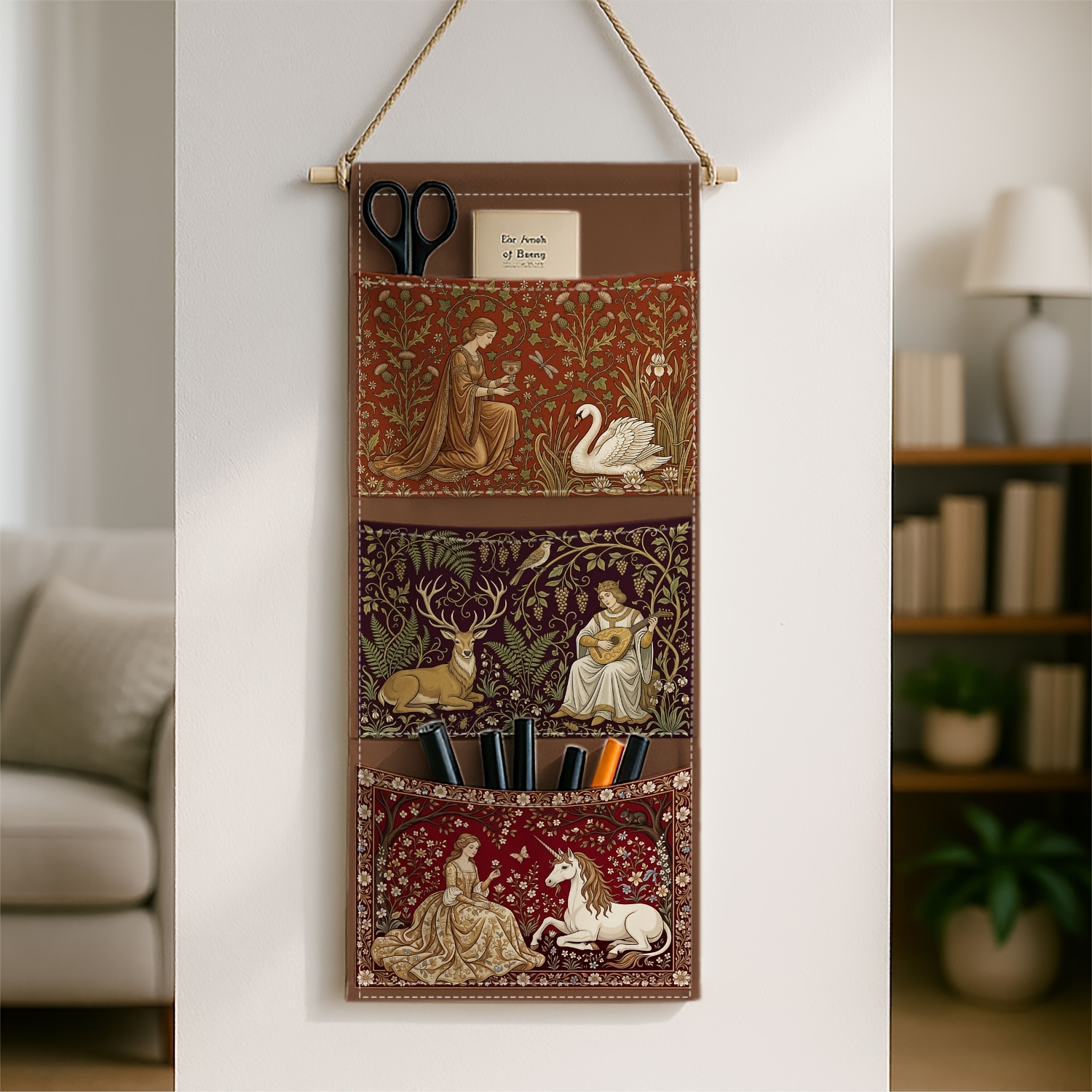 TEMU 1pc Tapisserie Médiévale Sac de Rangement Mural avec Multiples Compartiments, Fille Cygne Licorne, Parfait pour de , la Décoration de Dortoir et