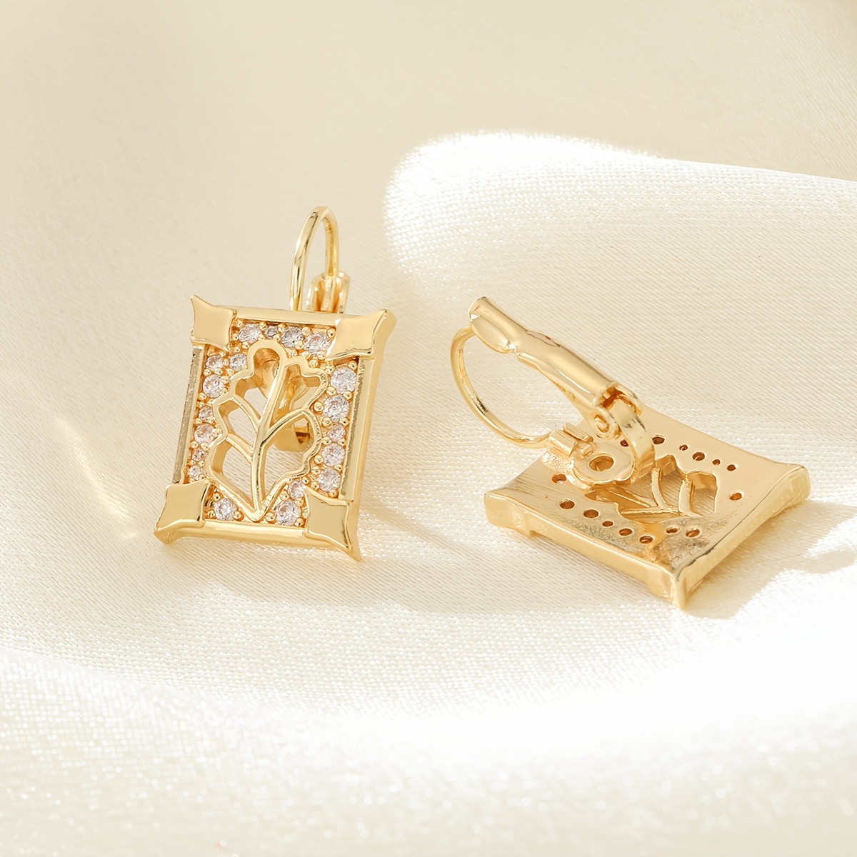 Fashion Retro Hollow Leaf Square Pendant Earrings, Elegant Design