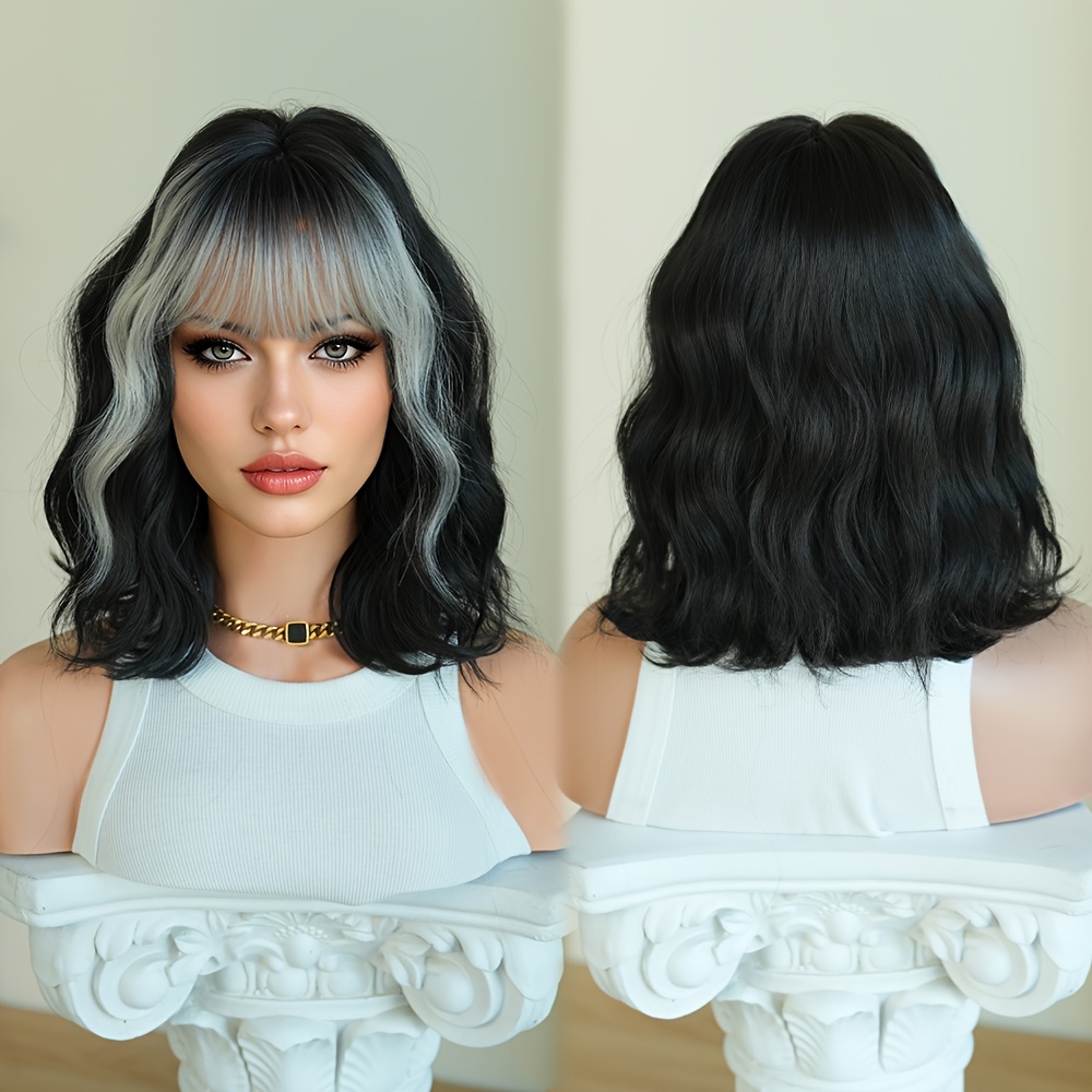 TEMU Perruque Bob Costume Ondulée Courte Dégradé Noir avec Frange Haute Mèches Argentées Blanches pour Femmes ou Fête Perruque Synthétique Résistante