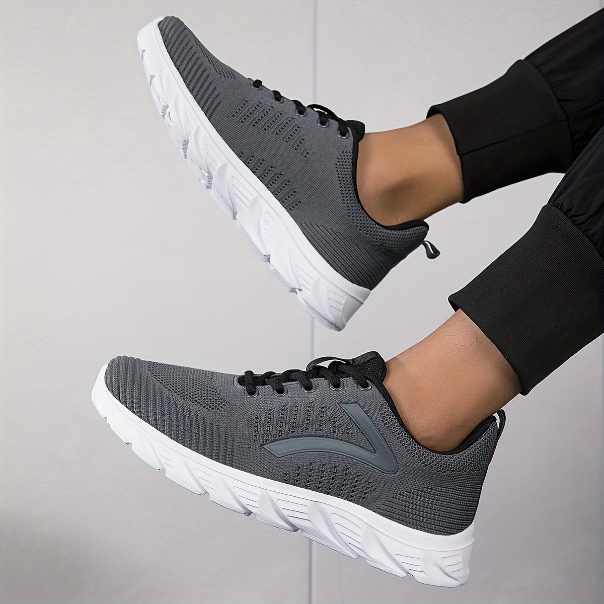 2024 new mens breathable knit running shoes season low top Temu